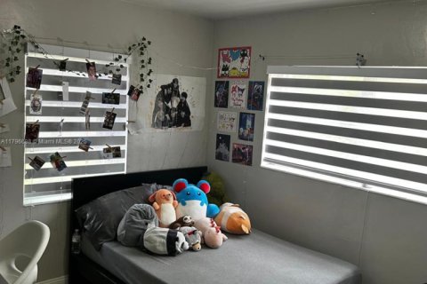 House in Hollywood, Florida 3 bedrooms, 156.73 sq.m. № 1709001 - photo 11