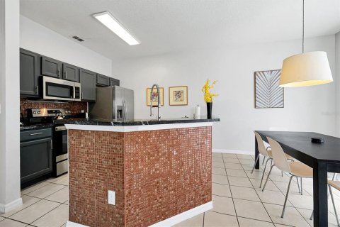 Touwnhouse à vendre à Kissimmee, Floride: 4 chambres, 151.99 m2 № 2400981 - photo 10