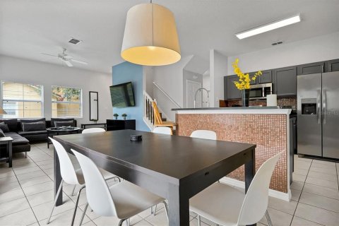 Touwnhouse à vendre à Kissimmee, Floride: 4 chambres, 151.99 m2 № 2400981 - photo 9