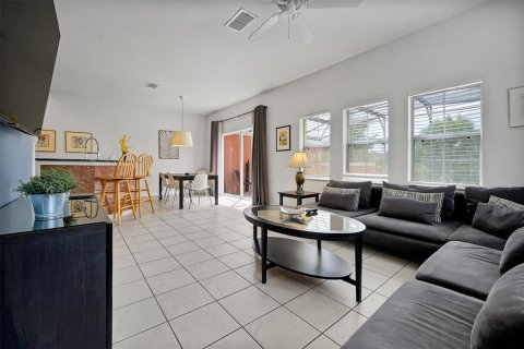 Touwnhouse à vendre à Kissimmee, Floride: 4 chambres, 151.99 m2 № 2400981 - photo 6