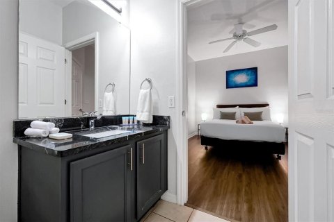 Touwnhouse à vendre à Kissimmee, Floride: 4 chambres, 151.99 m2 № 2400981 - photo 21