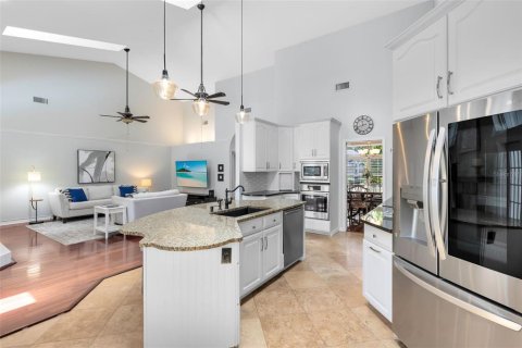 House in Winter Springs, Florida 4 bedrooms, 279.08 sq.m. № 1761081 - photo 2