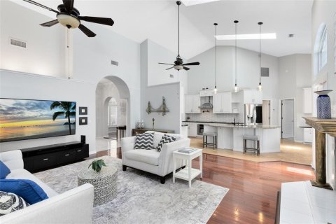 House in Winter Springs, Florida 4 bedrooms, 279.08 sq.m. № 1761081 - photo 30