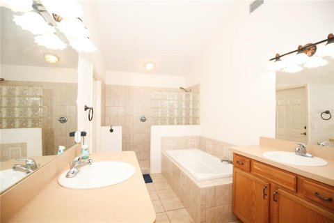 Villa ou maison à vendre à Weirsdale, Floride: 2 chambres, 154.59 m2 № 1817916 - photo 18