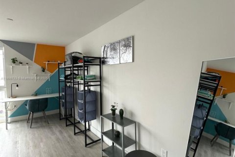 Adosado en venta en Miami, Florida, 89.56 m2 № 1937515 - foto 4