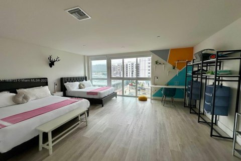 Touwnhouse à vendre à Miami, Floride: 89.56 m2 № 1937515 - photo 1