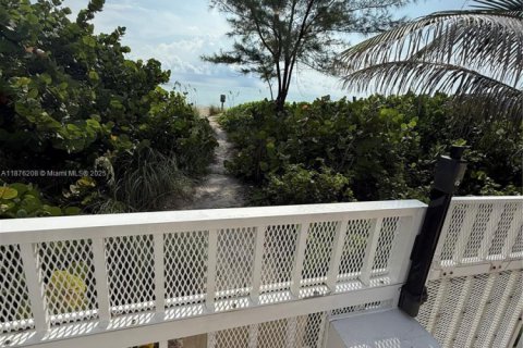 Copropriété à vendre à Hallandale Beach, Floride: 1 chambre, 81.57 m2 № 1977811 - photo 8