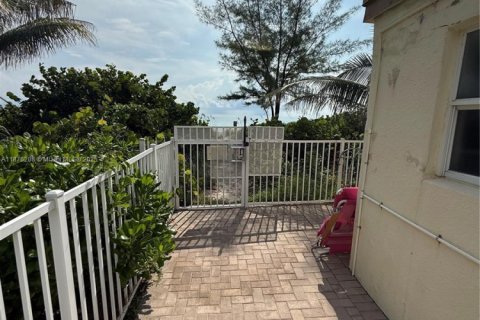 Copropriété à vendre à Hallandale Beach, Floride: 1 chambre, 81.57 m2 № 1977811 - photo 24