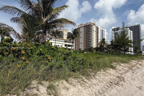 Copropriété à vendre à Hallandale Beach, Floride: 1 chambre, 81.57 m2 № 1977811 - photo 11