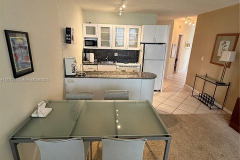 Copropriété à vendre à Hallandale Beach, Floride: 1 chambre, 81.57 m2 № 1977811 - photo 15