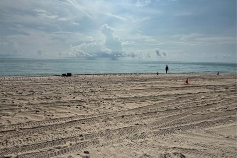 Copropriété à vendre à Hallandale Beach, Floride: 1 chambre, 81.57 m2 № 1977811 - photo 5