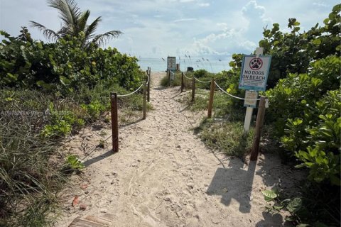 Copropriété à vendre à Hallandale Beach, Floride: 1 chambre, 81.57 m2 № 1977811 - photo 4