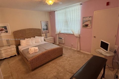 Copropriété à vendre à Hallandale Beach, Floride: 1 chambre, 81.57 m2 № 1977811 - photo 19