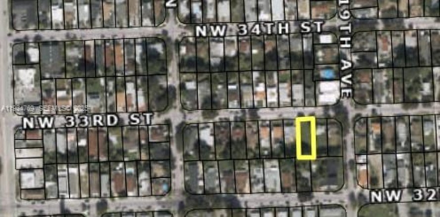 Terreno en Miami, Florida № 1983071