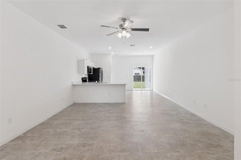 Immobilier commercial à vendre à Bartow, Floride: 6 chambres, 227.24 m2 № 2285250 - photo 5