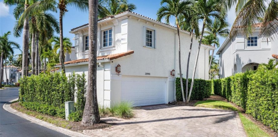 Villa ou maison à Aventura, Floride 3 chambres, 214.23 m2 № 2253910