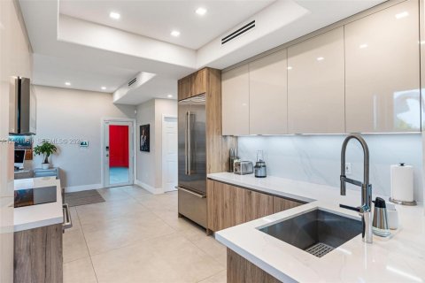 Villa ou maison à vendre à Aventura, Floride: 3 chambres, 214.23 m2 № 2253910 - photo 16