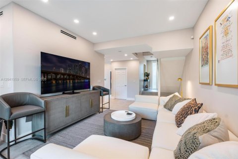 Villa ou maison à vendre à Aventura, Floride: 3 chambres, 214.23 m2 № 2253910 - photo 9