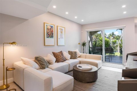 Villa ou maison à vendre à Aventura, Floride: 3 chambres, 214.23 m2 № 2253910 - photo 12
