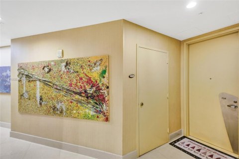 Condo in Sunny Isles Beach, Florida, 2 bedrooms  № 1862304 - photo 2