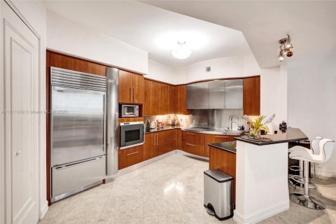 Condo in Sunny Isles Beach, Florida, 2 bedrooms  № 1862304 - photo 3