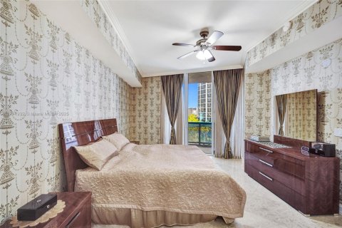 Condo in Sunny Isles Beach, Florida, 2 bedrooms  № 1862304 - photo 15