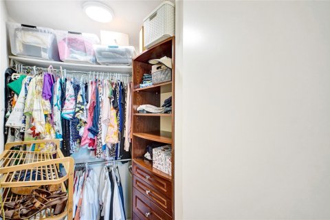 Condo in Sunny Isles Beach, Florida, 2 bedrooms  № 1862304 - photo 26
