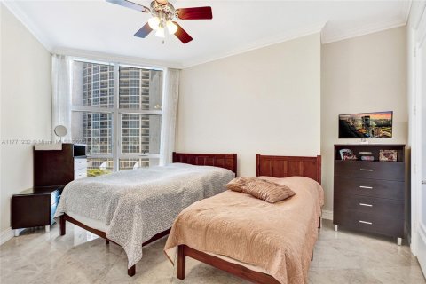 Condo in Sunny Isles Beach, Florida, 2 bedrooms  № 1862304 - photo 22