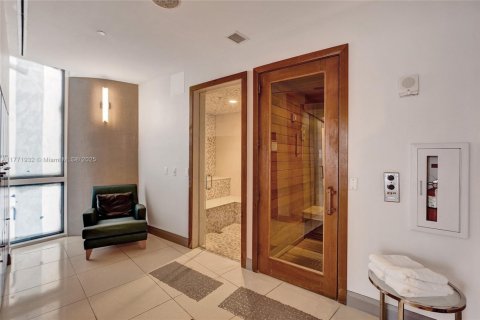 Condo in Sunny Isles Beach, Florida, 2 bedrooms  № 1862304 - photo 29