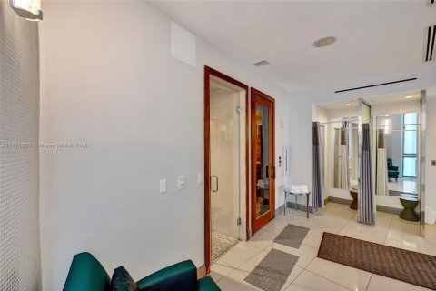 Condo in Sunny Isles Beach, Florida, 2 bedrooms  № 1862304 - photo 30