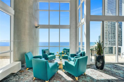 Condo in Sunny Isles Beach, Florida, 2 bedrooms  № 1862304 - photo 27