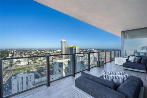 Condominio en venta en Miami, Florida, 4 dormitorios, 278.43 m2 № 2073124 - foto 25