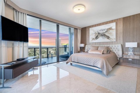 Condominio en venta en Miami, Florida, 4 dormitorios, 278.43 m2 № 2073124 - foto 22