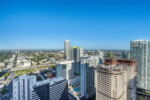 Condominio en venta en Miami, Florida, 4 dormitorios, 278.43 m2 № 2073124 - foto 27