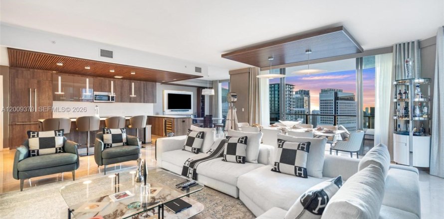 Condominio en Miami, Florida, 4 dormitorios  № 2073124