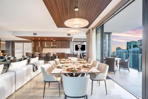 Condominio en venta en Miami, Florida, 4 dormitorios, 278.43 m2 № 2073124 - foto 4