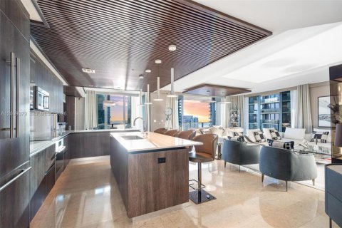 Condominio en venta en Miami, Florida, 4 dormitorios, 278.43 m2 № 2073124 - foto 9