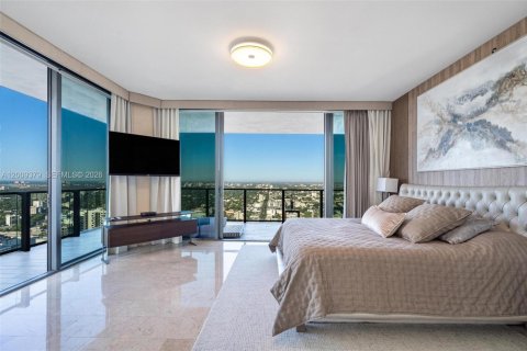 Condominio en venta en Miami, Florida, 4 dormitorios, 278.43 m2 № 2073124 - foto 30