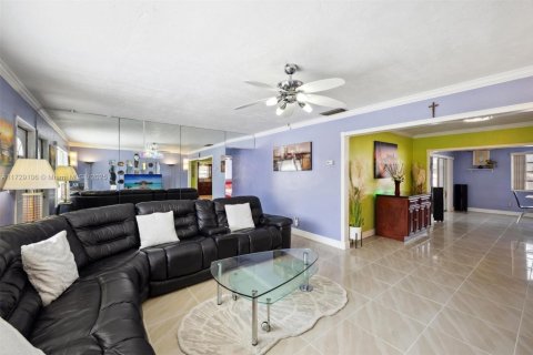 Casa en venta en Pembroke Pines, Florida, 3 dormitorios, 150.41 m2 № 1479489 - foto 26