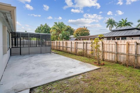 Casa en venta en Pembroke Pines, Florida, 3 dormitorios, 150.41 m2 № 1479489 - foto 19