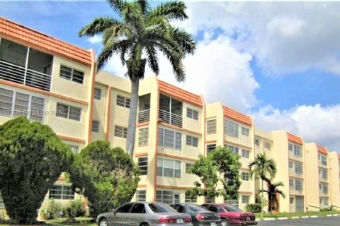 Condominio en venta en Lauderhill, Florida, 1 dormitorio, 70.14 m2 № 2034385 - foto 3