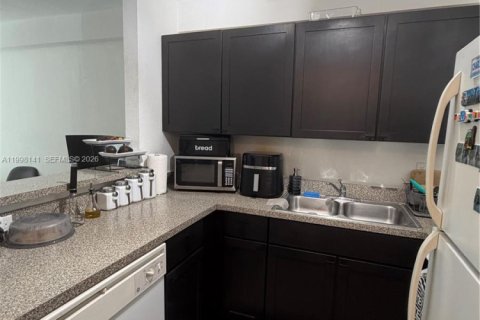 Condominio en alquiler en Miami, Florida, 2 dormitorios, 70.42 m2 № 2066367 - foto 13