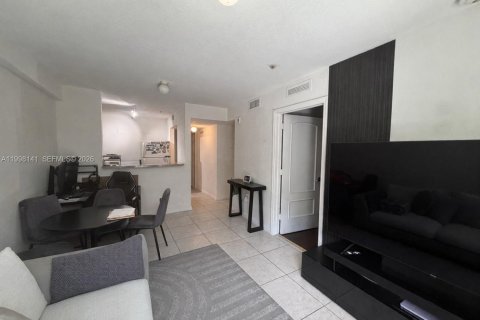 Condominio en alquiler en Miami, Florida, 2 dormitorios, 70.42 m2 № 2066367 - foto 11