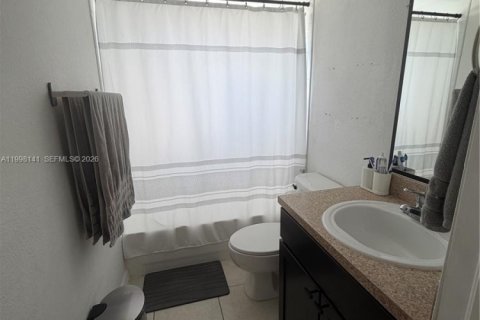 Condominio en alquiler en Miami, Florida, 2 dormitorios, 70.42 m2 № 2066367 - foto 17