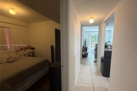Condominio en alquiler en Miami, Florida, 2 dormitorios, 70.42 m2 № 2066367 - foto 4