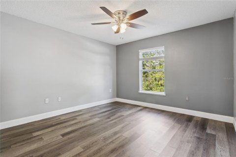 Casa en venta en Kissimmee, Florida, 5 dormitorios, 273.13 m2 № 2387578 - foto 21