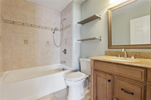 Casa en venta en Kissimmee, Florida, 5 dormitorios, 273.13 m2 № 2387578 - foto 27