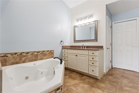 Casa en venta en Kissimmee, Florida, 5 dormitorios, 273.13 m2 № 2387578 - foto 25