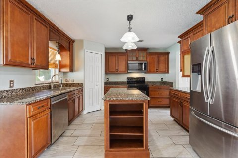 Casa en venta en Kissimmee, Florida, 5 dormitorios, 273.13 m2 № 2387578 - foto 14
