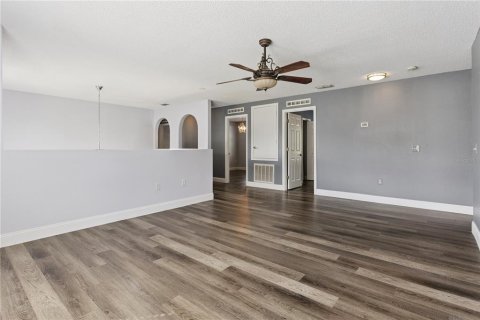 Casa en venta en Kissimmee, Florida, 5 dormitorios, 273.13 m2 № 2387578 - foto 19
